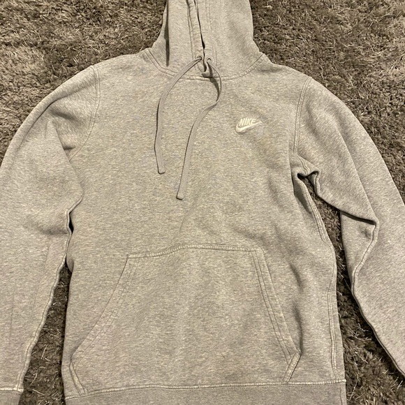 Nike Tops - Nike sweatshirt